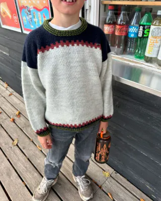 Cross Sweater, junior. Oppskrift