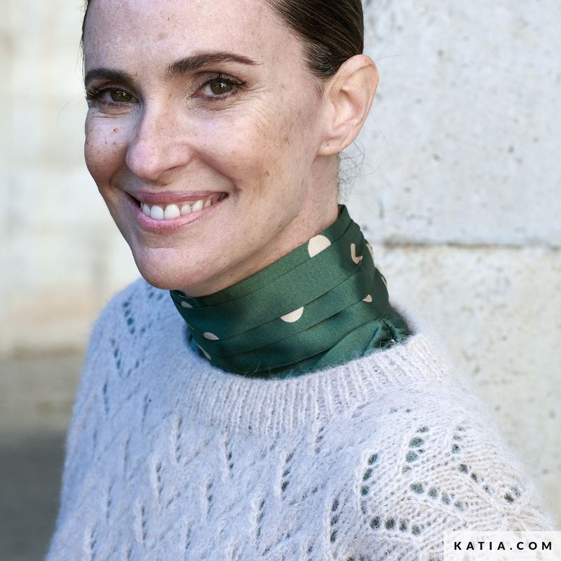 Genser med hullmønster. Garnpakke.